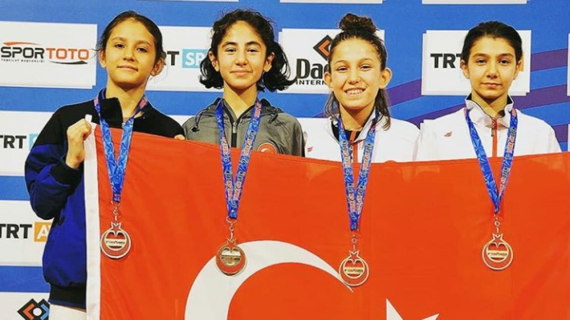 Aleyna Zülfi DURMUŞ 7. Ulusararası Taekwondo Şampiyonu Oldu 